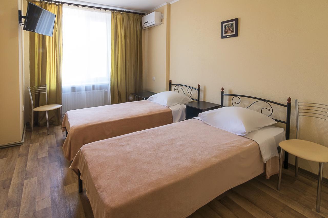 Centralny Hotel Krivij Rih Szoba fotó