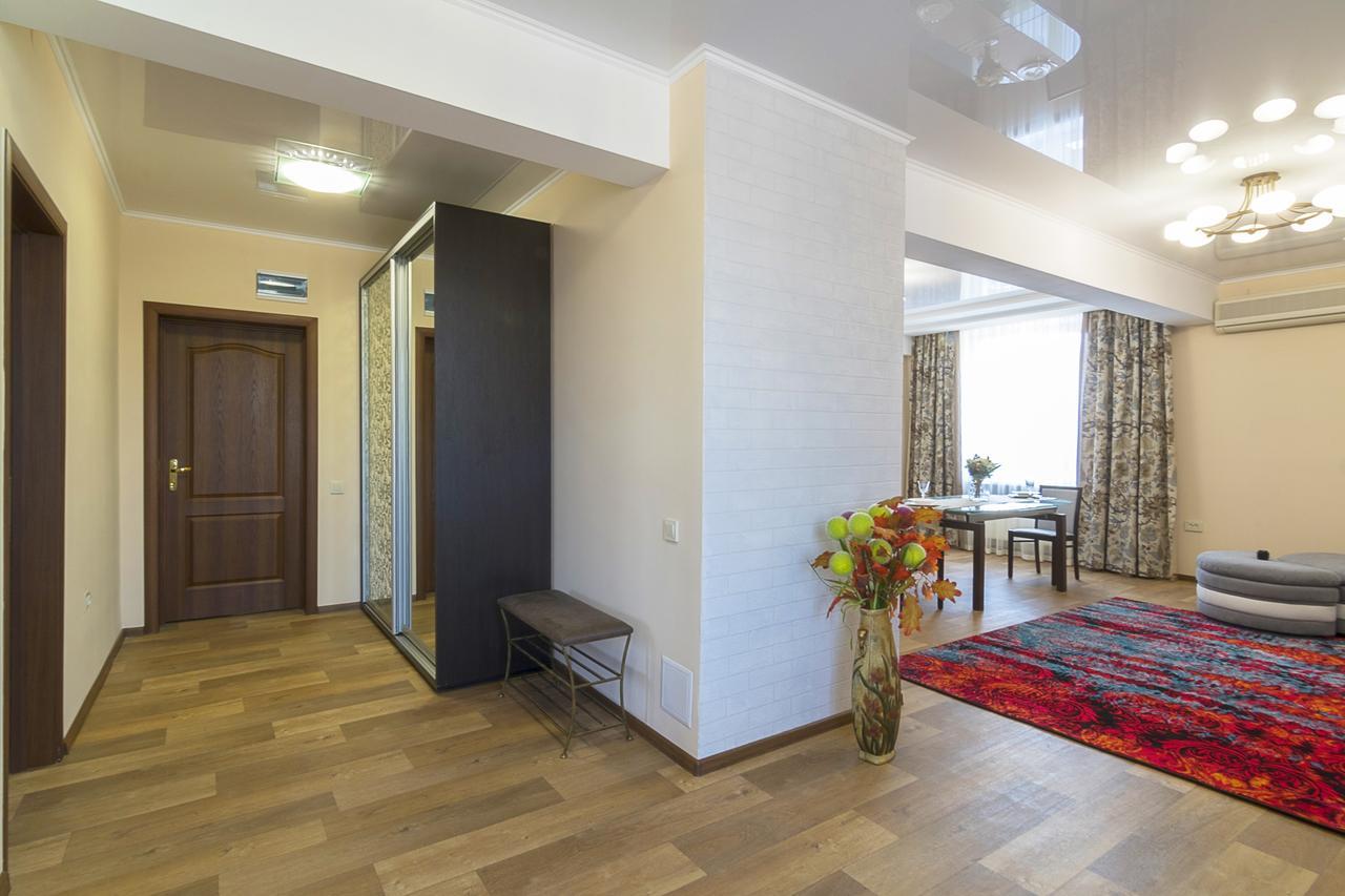 Centralny Hotel Krivij Rih Kültér fotó