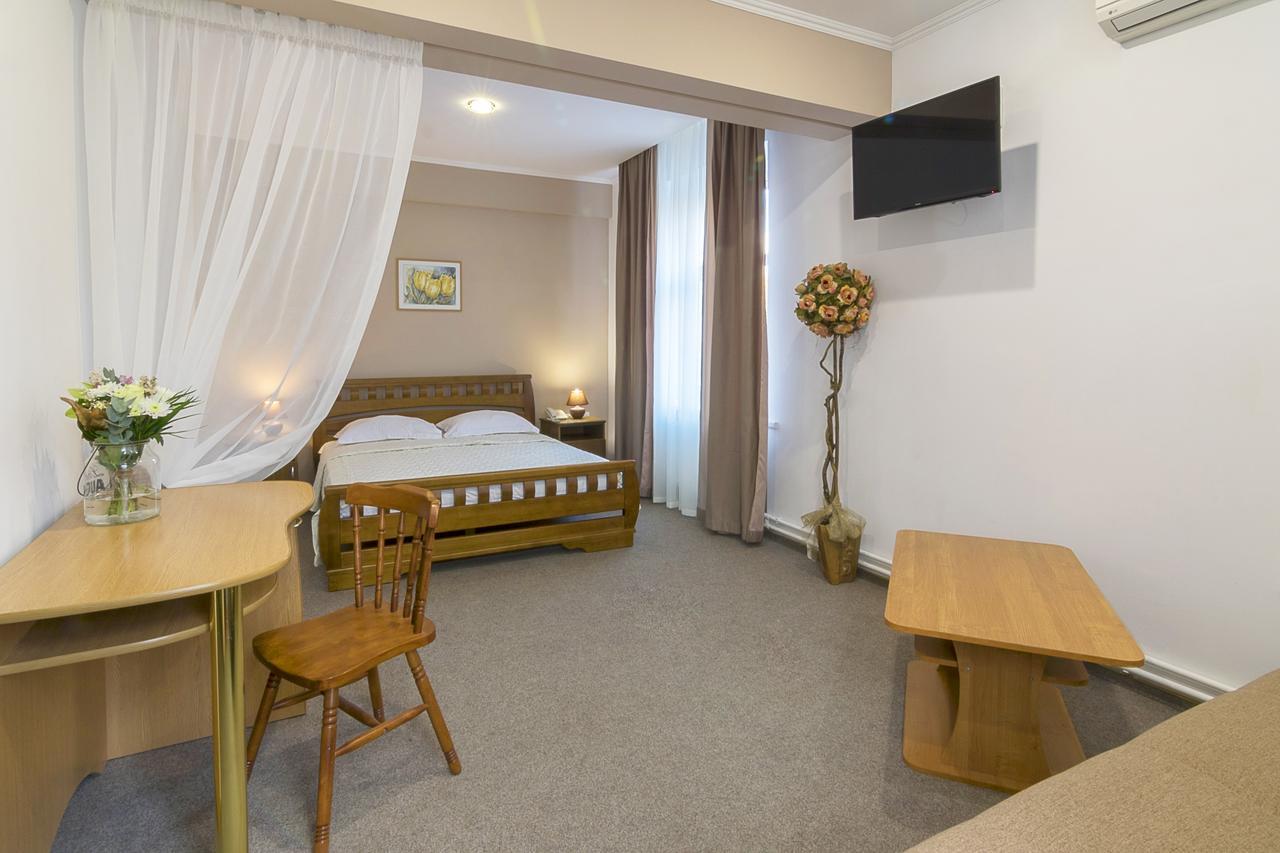 Centralny Hotel Krivij Rih Kültér fotó