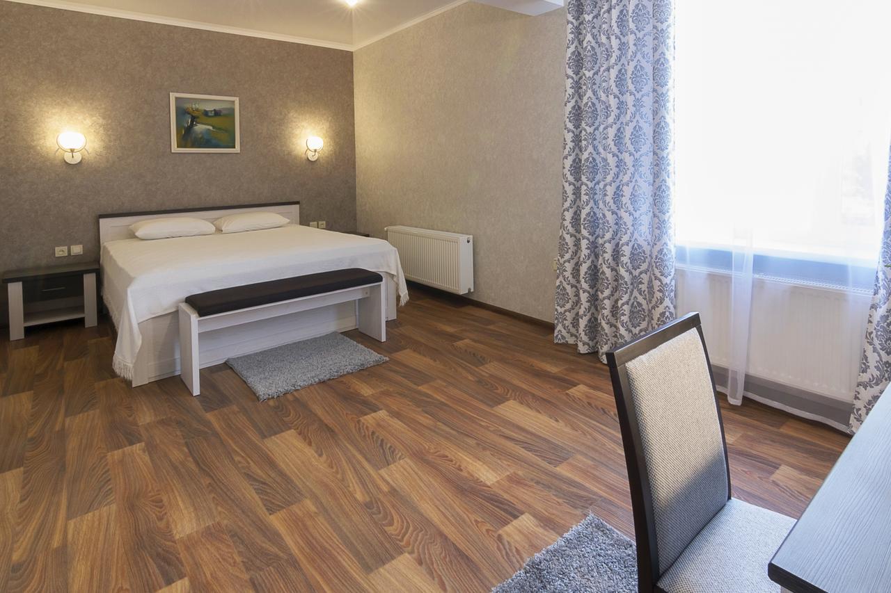 Centralny Hotel Krivij Rih Kültér fotó